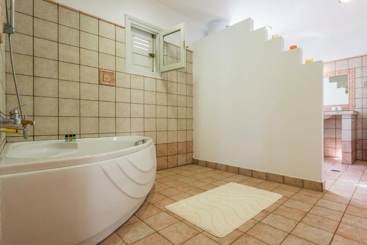 Villa Tassoula Isomata Esterno foto