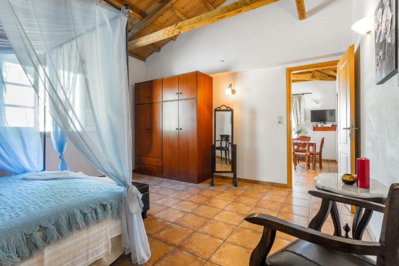 Villa Tassoula Isomata Esterno foto