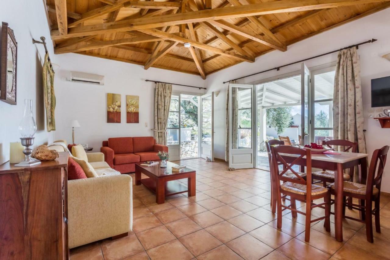 Villa Tassoula Isomata Esterno foto