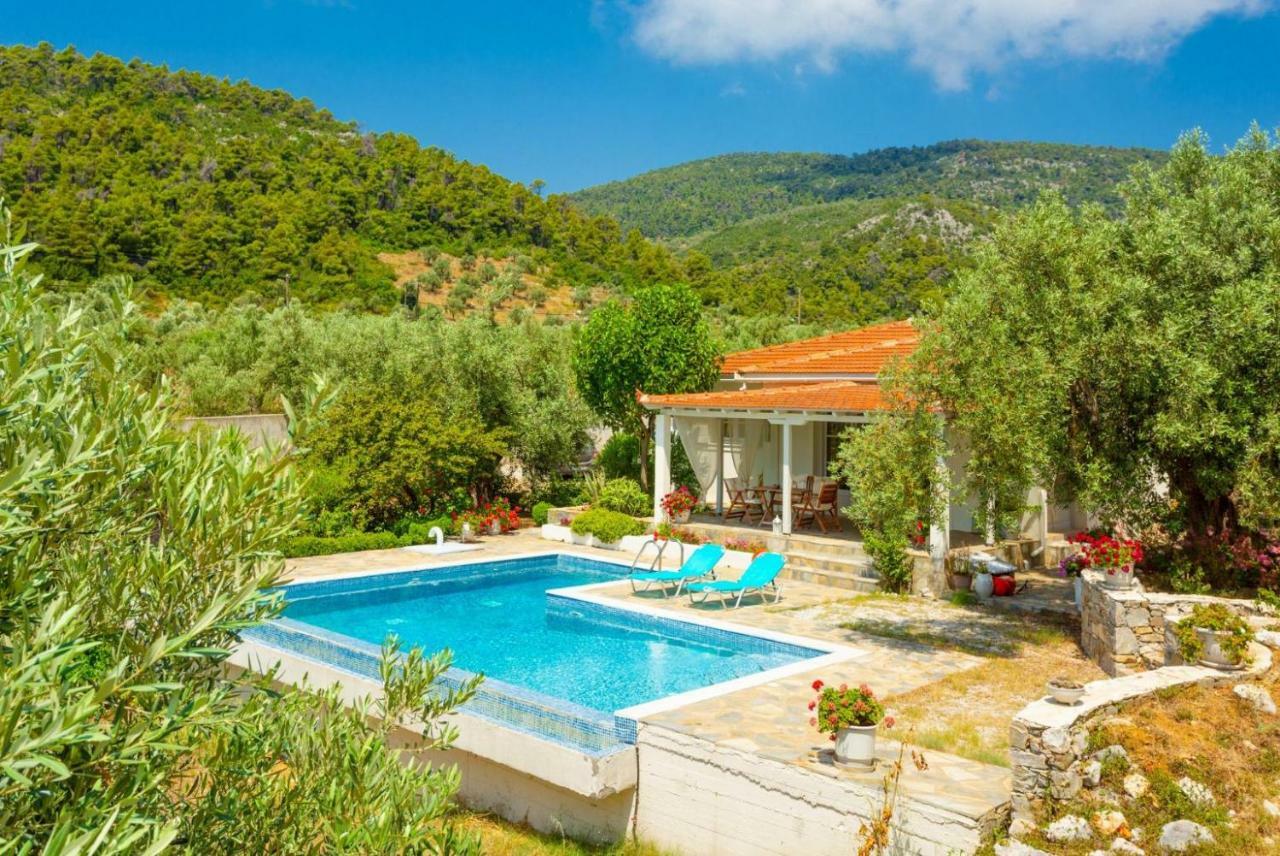 Villa Tassoula Isomata Esterno foto