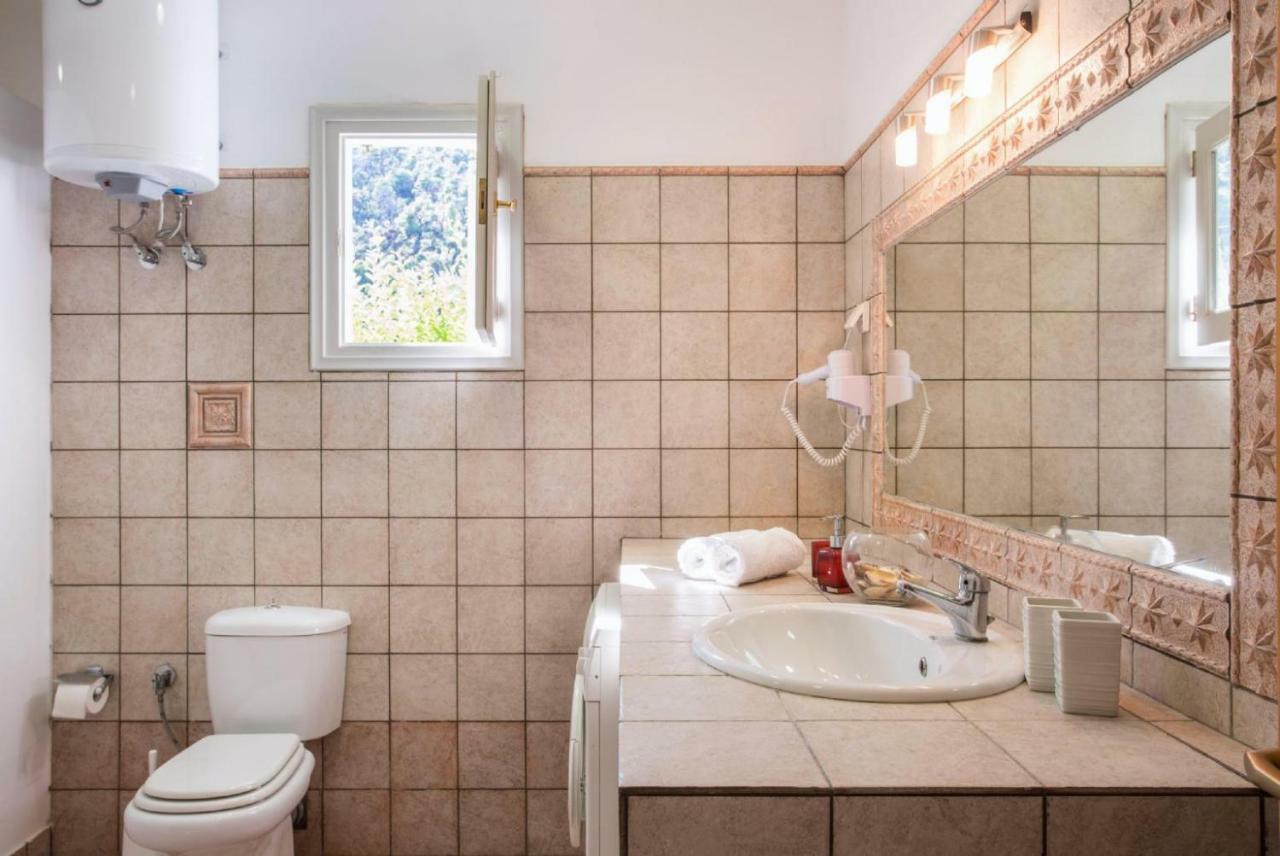 Villa Tassoula Isomata Esterno foto