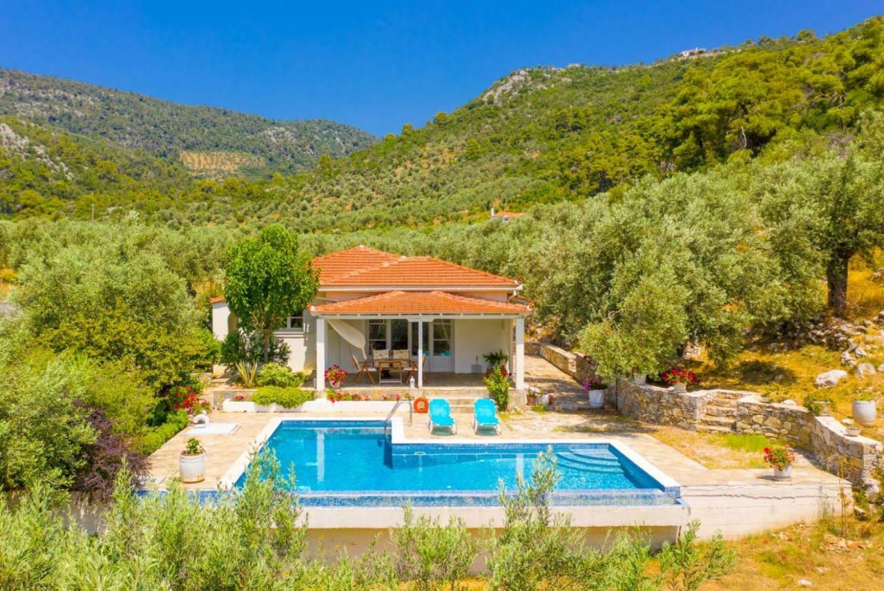 Villa Tassoula Isomata Esterno foto